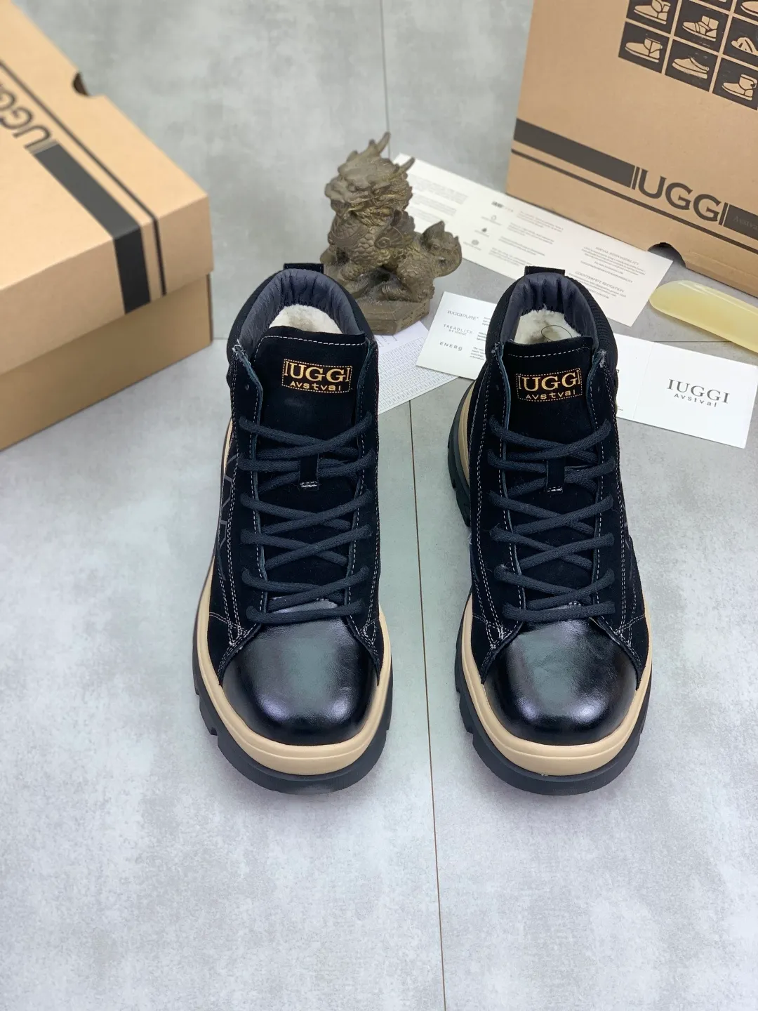 Men's men's shoes 💰P620 New arrival 🆕🆕🆕 IUGGI men's British retro Martin boots Winter new men's outdoor hiking boots First layer of cowhide on the outside and wool on the inside Comfortable and warm sole Rubber outsole Non-slip and firm Trendy and fashionable Casual and versatile Size: 39-44 Three colors A6869